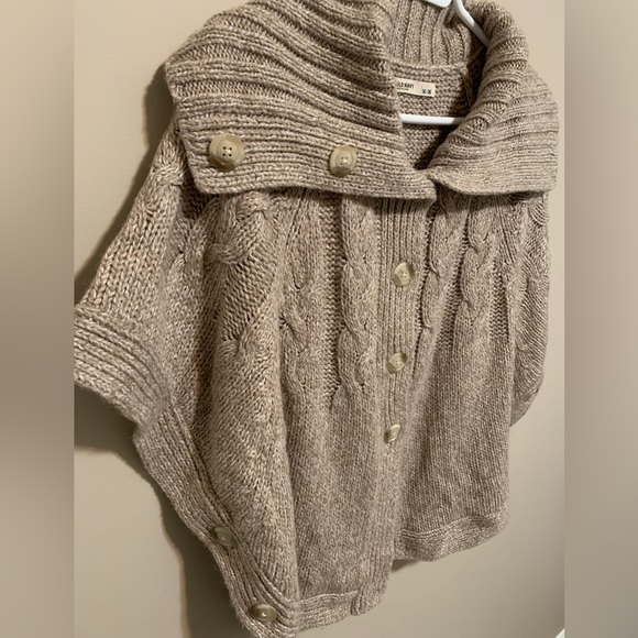 Old Navy Wool Poncho Sweater, size M - Picture 3 of 8